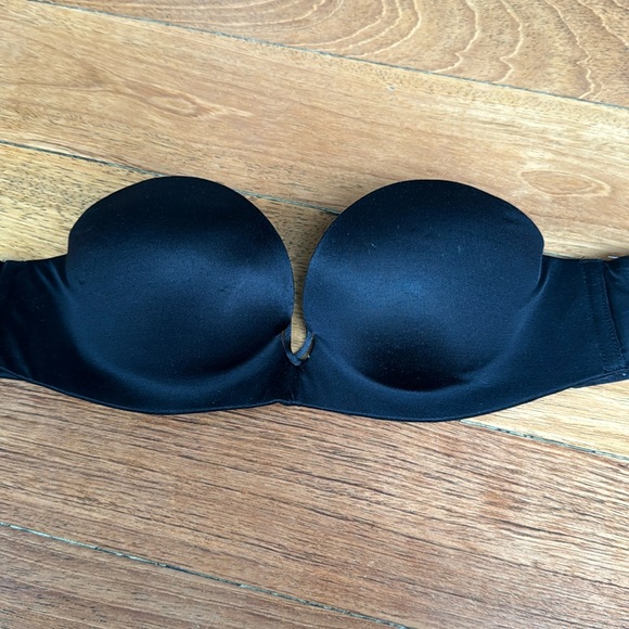 Victoria’s Secret Black Strapless Bra - Picture 1 of 3